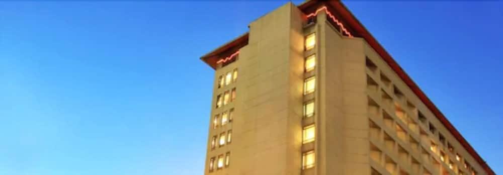 Hotel Bidakara Jakarta Exterior foto