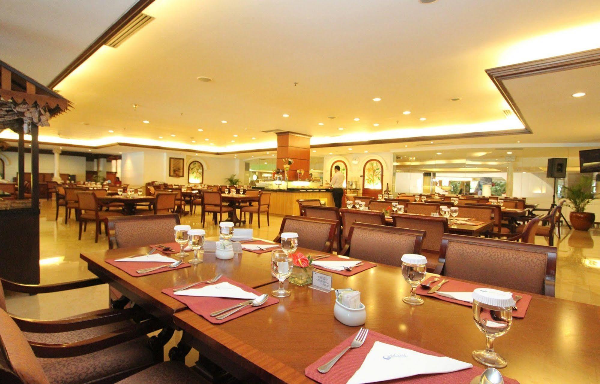 Hotel Bidakara Jakarta Exterior foto