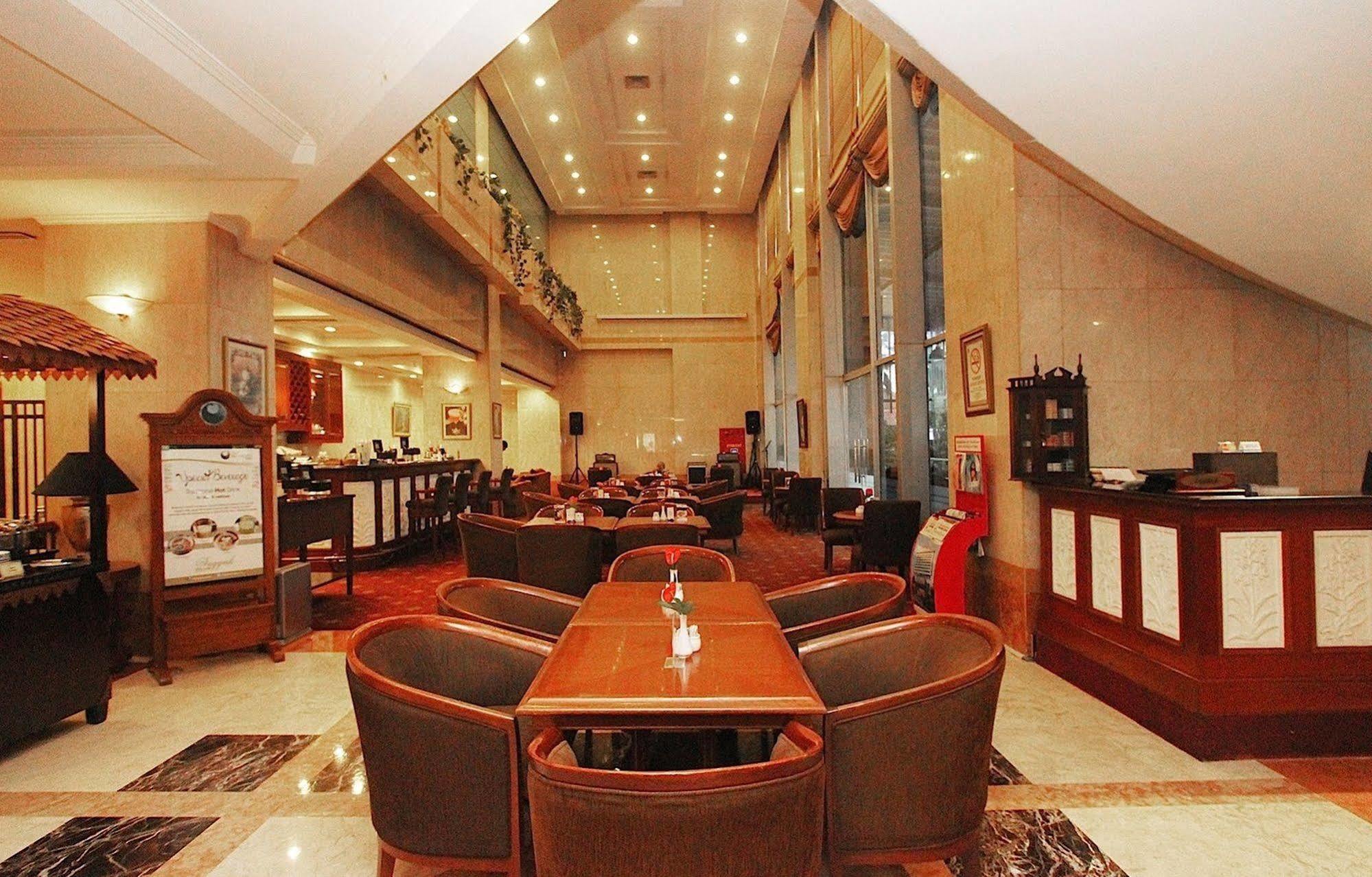 Hotel Bidakara Jakarta Exterior foto